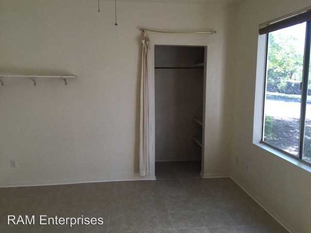 112 E. Aubrey Street - Photo 2 of 5