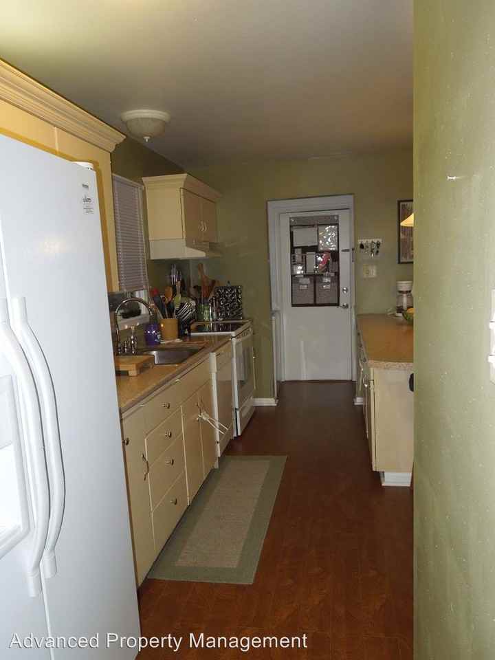 1828 Vaughn Dr - Photo 3 of 14