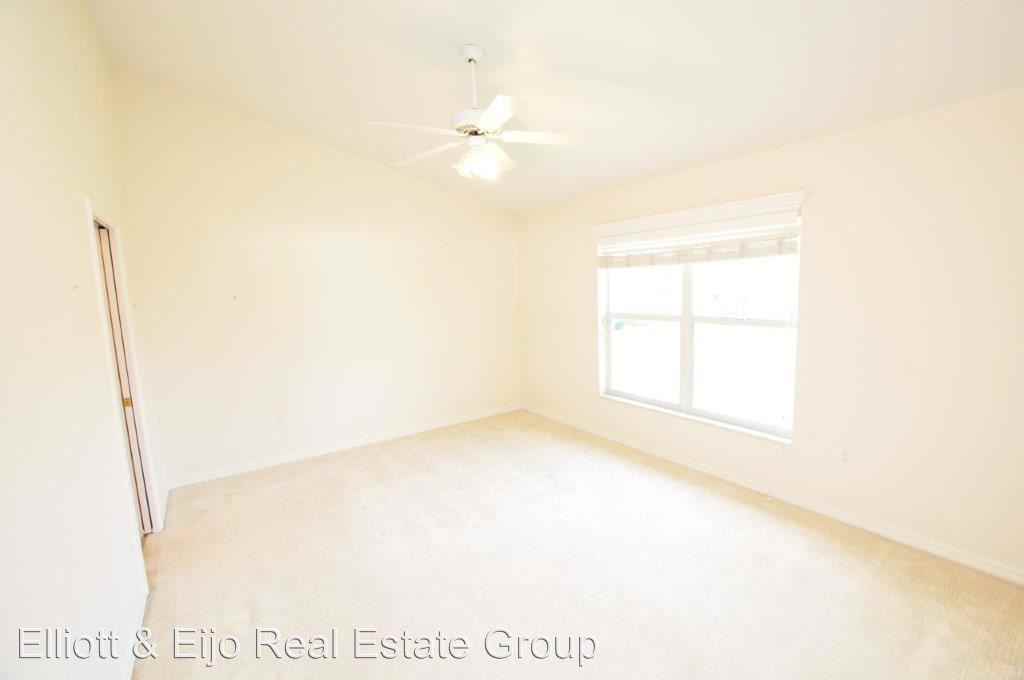 6834 Winkworth Pkwy - Photo 3 of 10