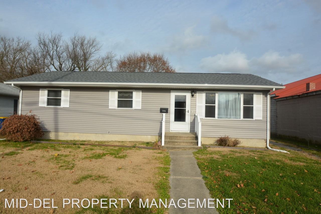 206 N Main St - Photo 2 of 14