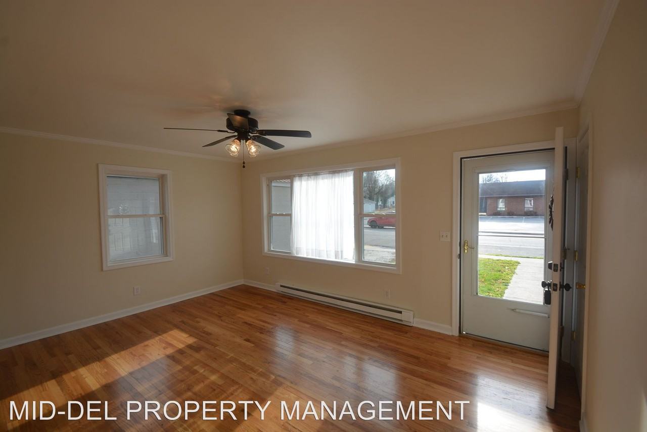 206 N Main St - Photo 3 of 14