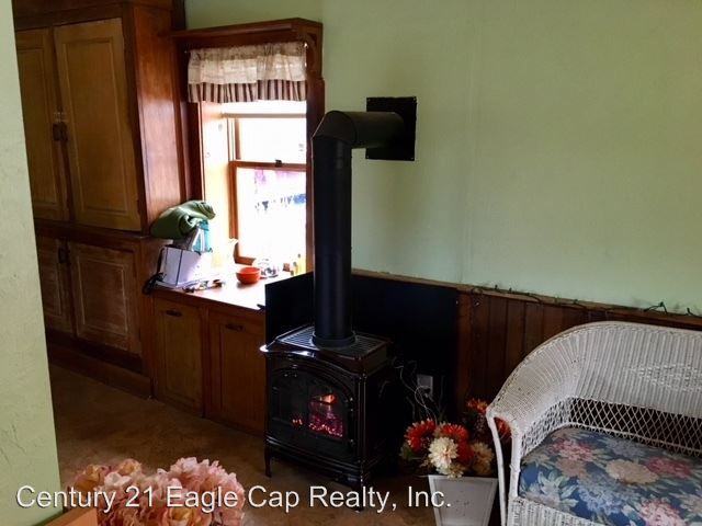 2644 Walnut St - Photo 3 of 11