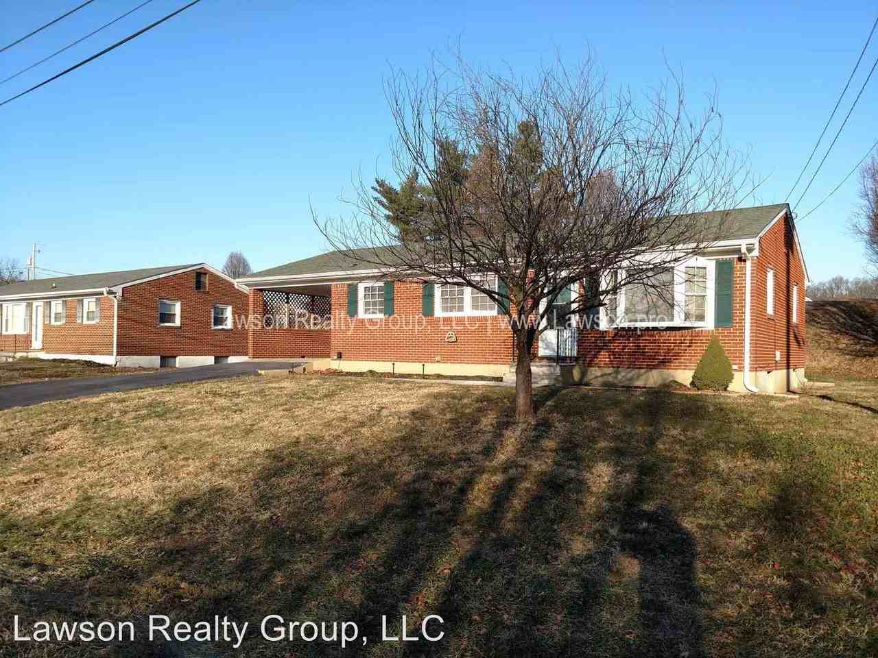 2820 Arrington Dr NE - Photo 2 of 27