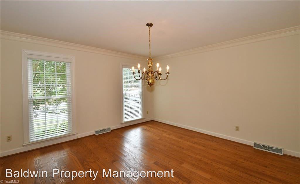 113 Wellesborough Rd - Photo 3 of 10