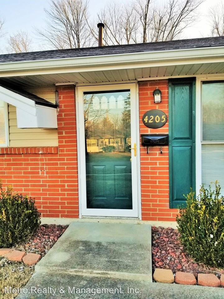 4205 Leo Ln - Photo 3 of 28