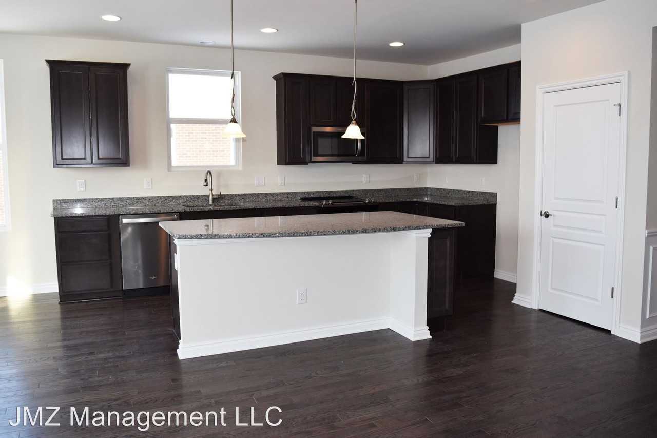 2118 Orwell St - Photo 3 of 16