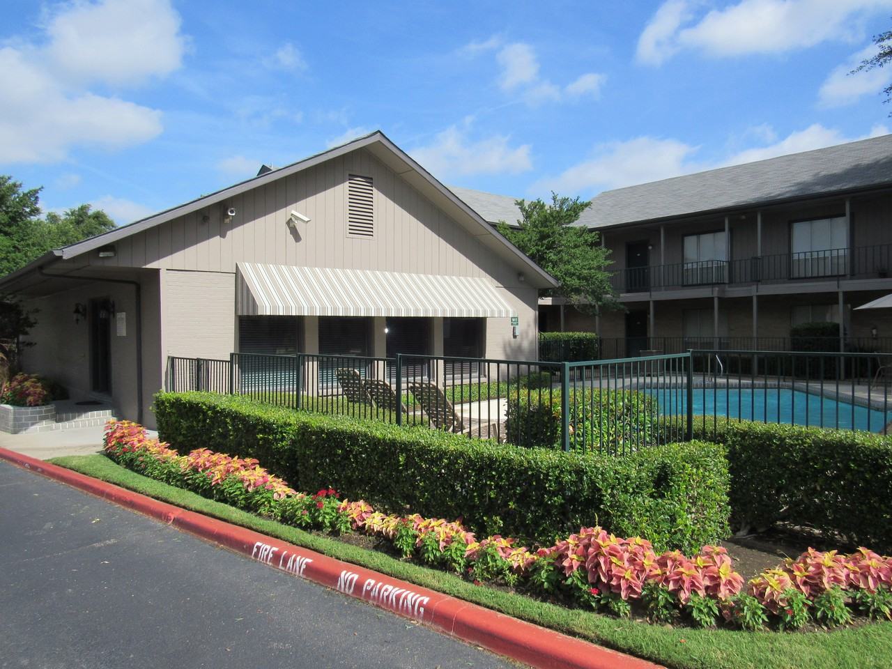 Fox Hills Apartments 8783 Ferndale Rd, Dallas, TX 75238 Zumper