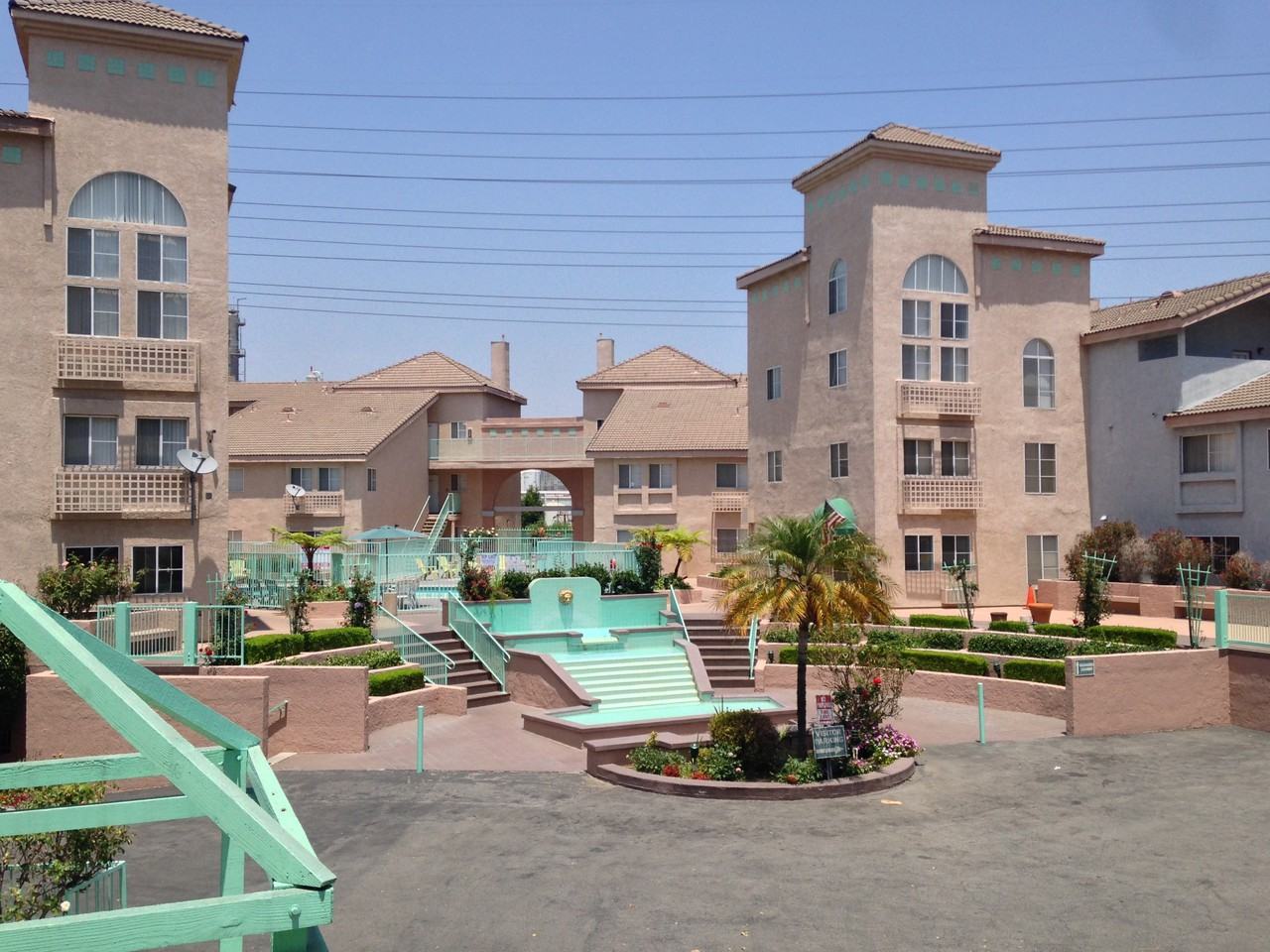 Somerset Village Apartments 8635 Somerset Blvd, Paramount, CA 90723