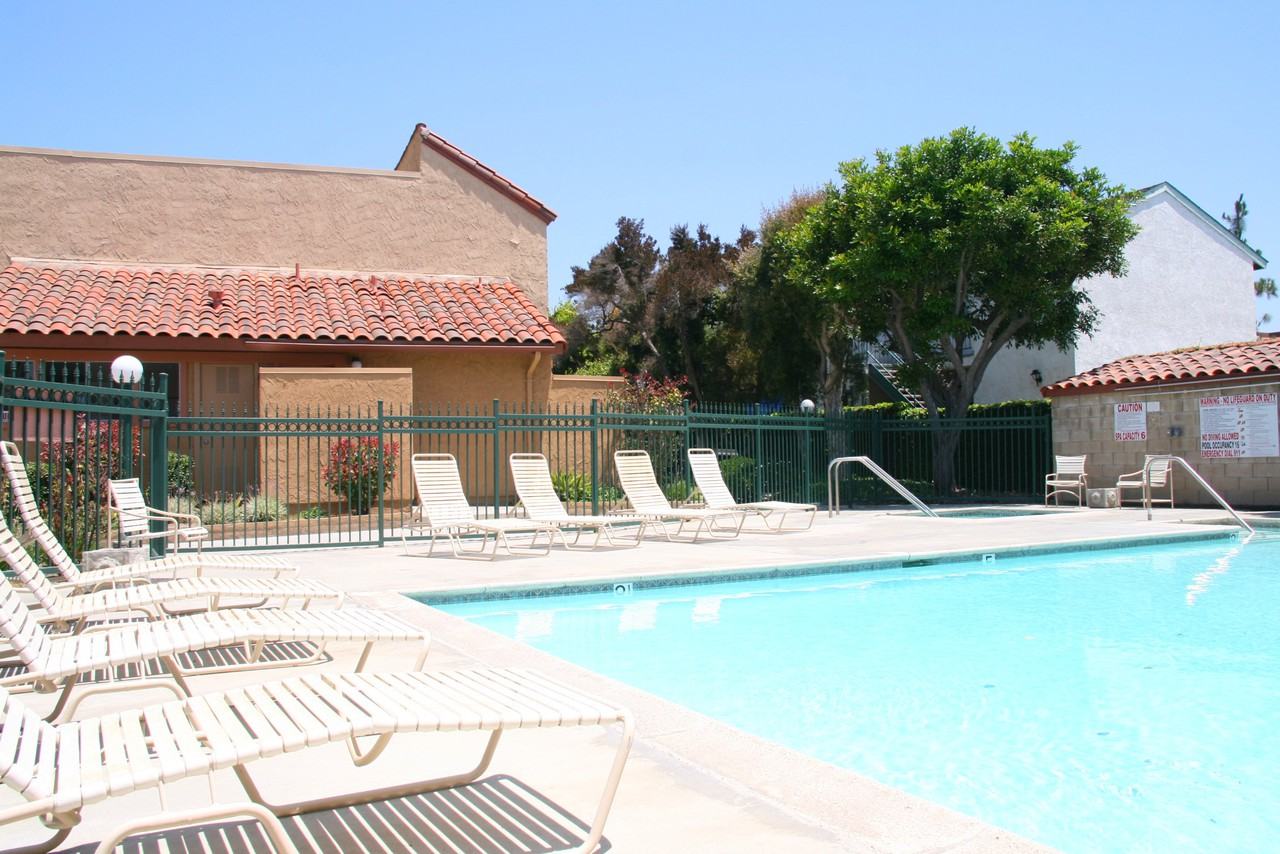 Casa Theresa Apartments - Photo 3 of 18