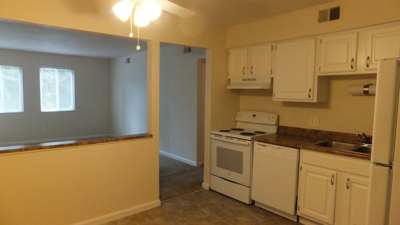 Perry Lake Village - Photo 3 of 10