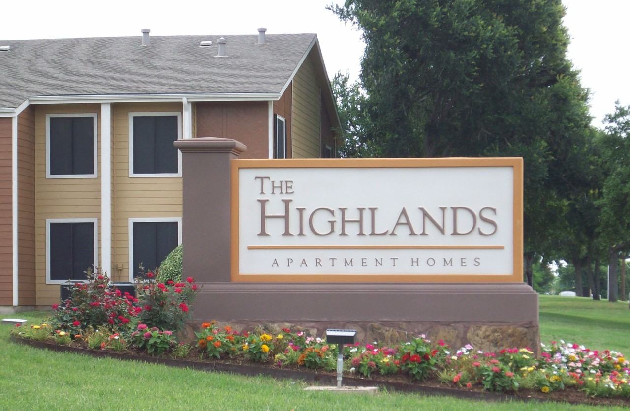 The Highlands - Photo 2 of 27