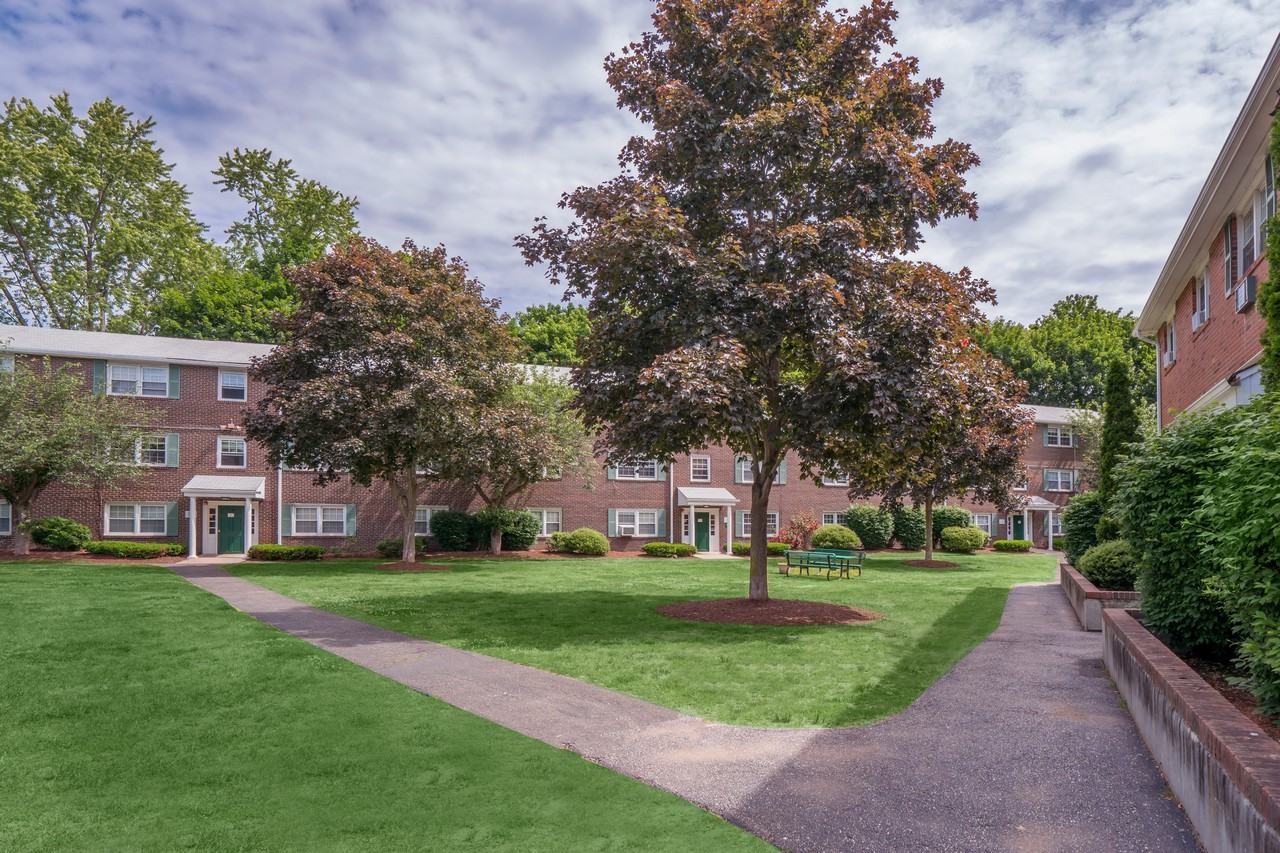 Hamden Centre - Photo 2 of 25