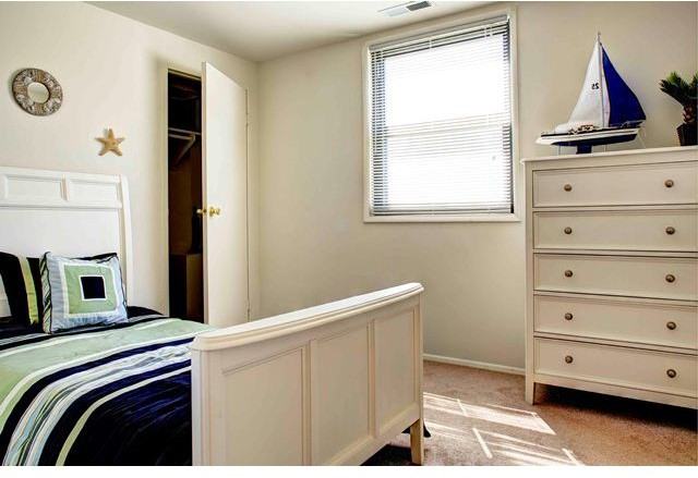 Rosemont Gardens - Photo 3 of 5