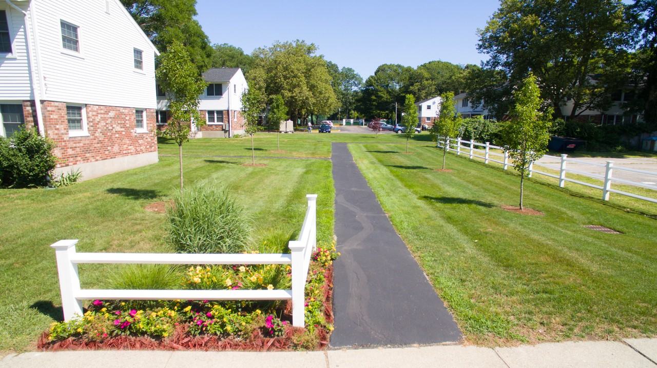 Bullock's Point Townhomes - Photo 2 of 14