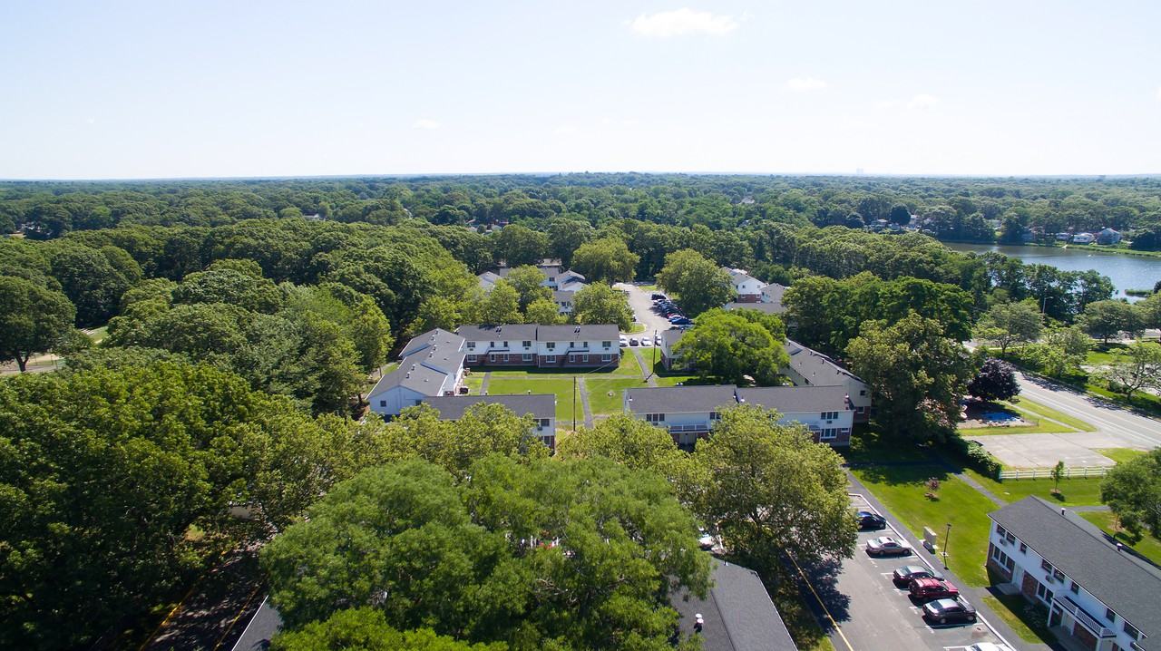 Bullock's Point Townhomes - Photo 3 of 14