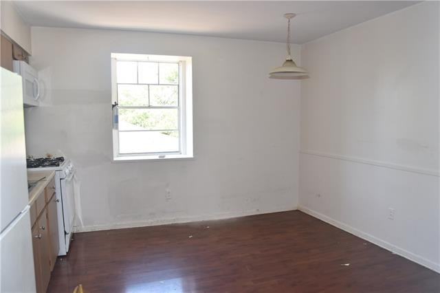 152 Caroline Ave - Photo 2 of 4