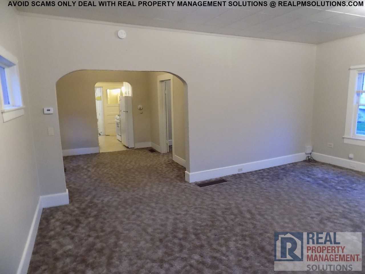 1701 Se 43rd Ave - Photo 3 of 20