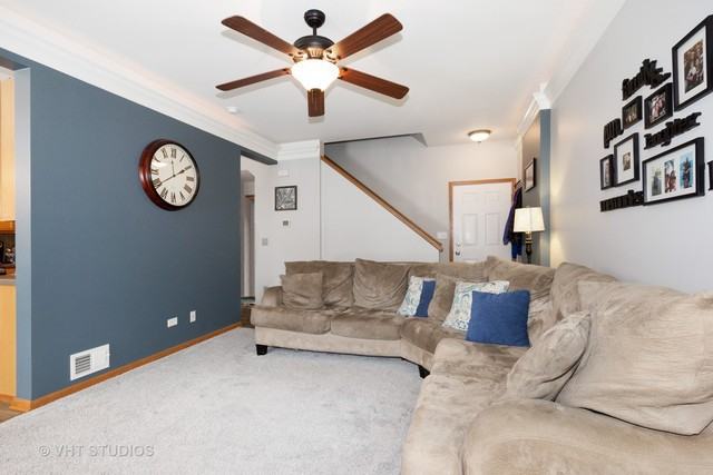 25004 Clare Cir - Photo 2 of 10