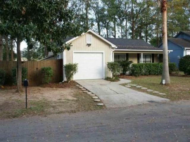 4200 Red Oak Dr - Photo 3 of 6