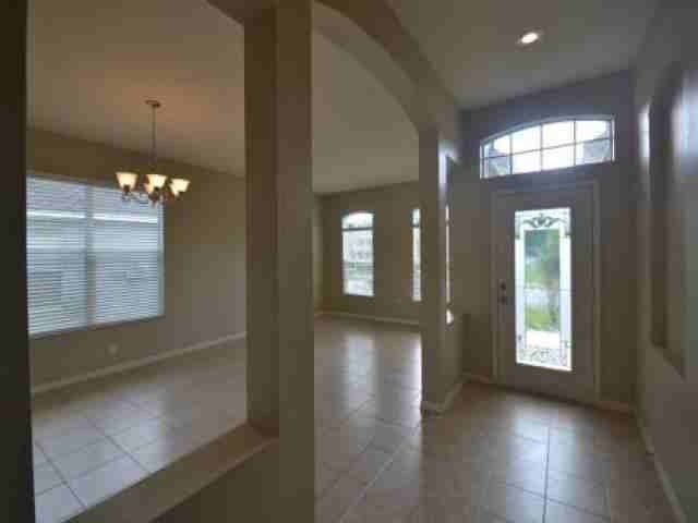 34447 Cliffcreek Ct - Photo 2 of 6