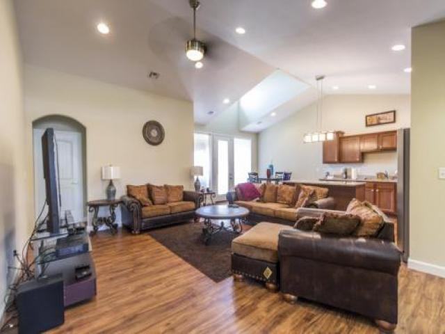 2701 Tobacco Cir - Photo 3 of 6
