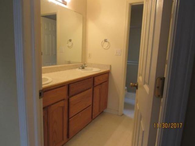 965 Country Ln - Photo 2 of 3