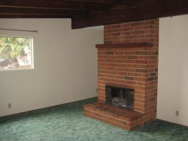 13752 Lyall Pl - Photo 3 of 4