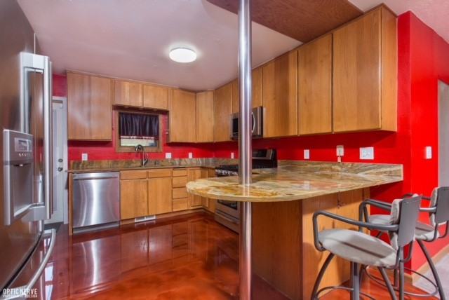 20714 Crabtree St - Photo 3 of 14