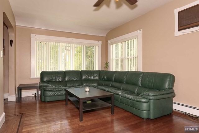 71 Chestnut Ave - Photo 2 of 11