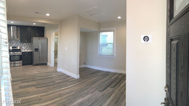 1812 E 17th St - Photo 2 of 5