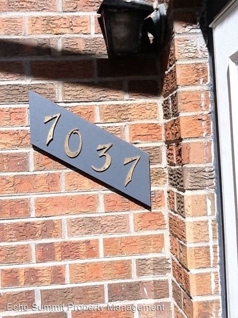 7037 S Webster St - Photo 2 of 6