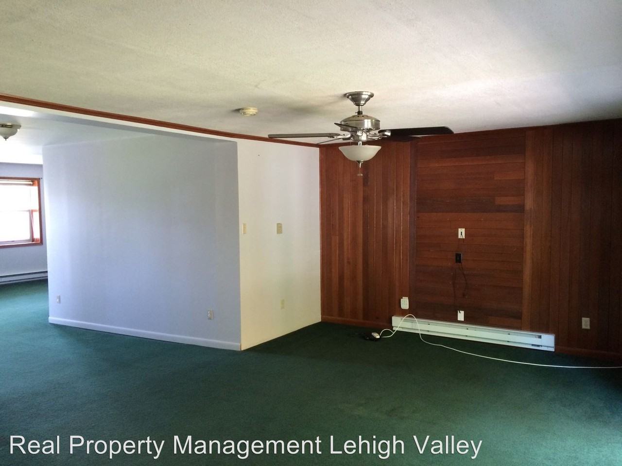 376 S Walnut St - Photo 2 of 20