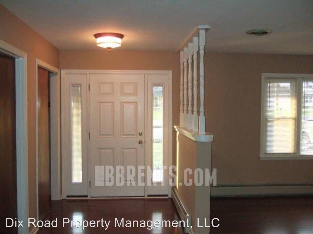 638 Britton Ln - Photo 2 of 11