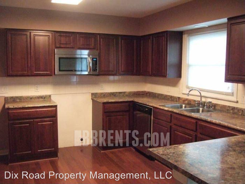 638 Britton Ln - Photo 3 of 11