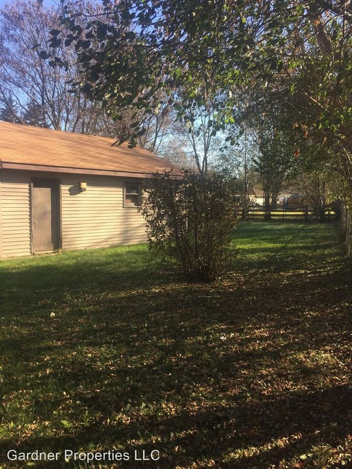 8609 County Rd S - Photo 3 of 4