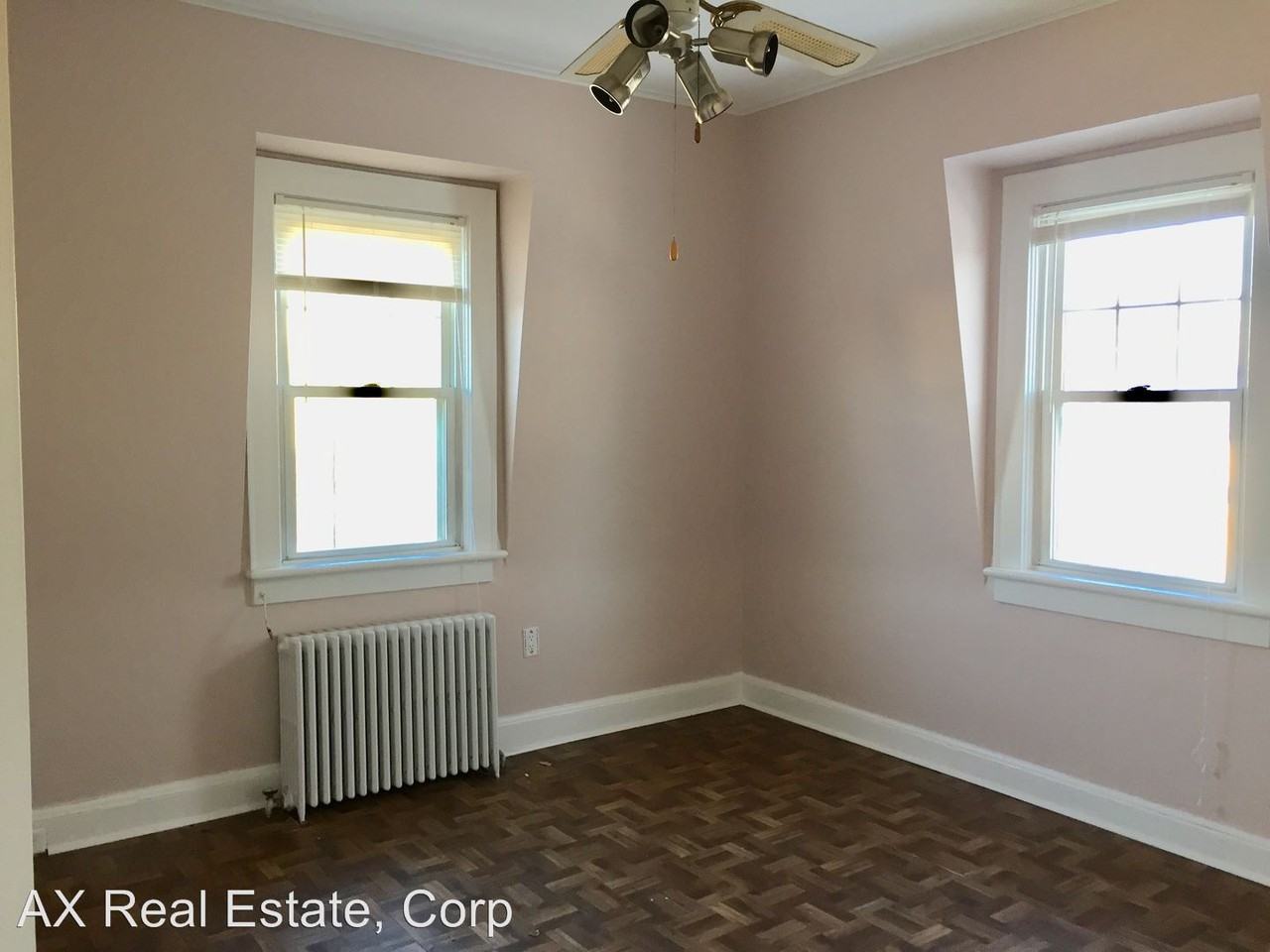 525 Smith St - Photo 2 of 16