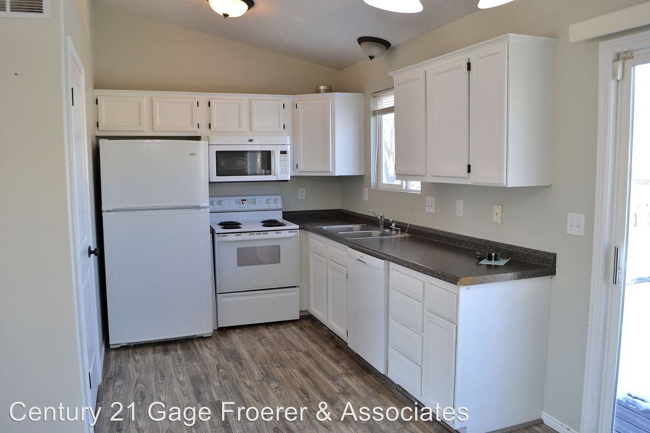 170 E 1100 N - Photo 2 of 15