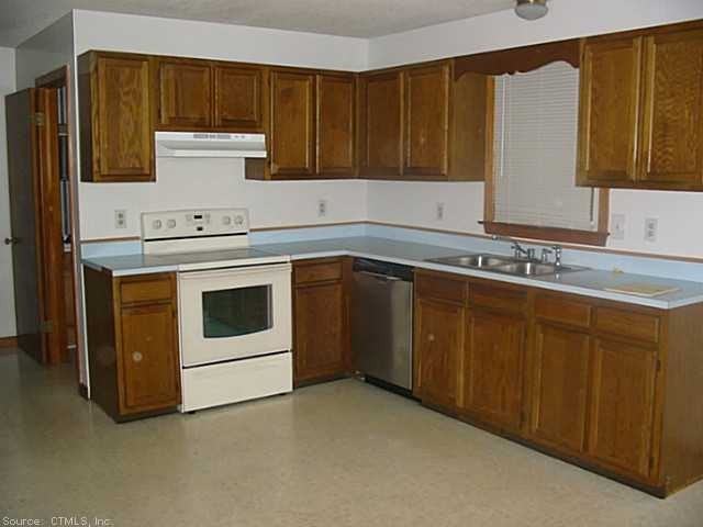 71 Colony Rd - Photo 2 of 17