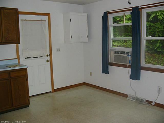 71 Colony Rd - Photo 3 of 17