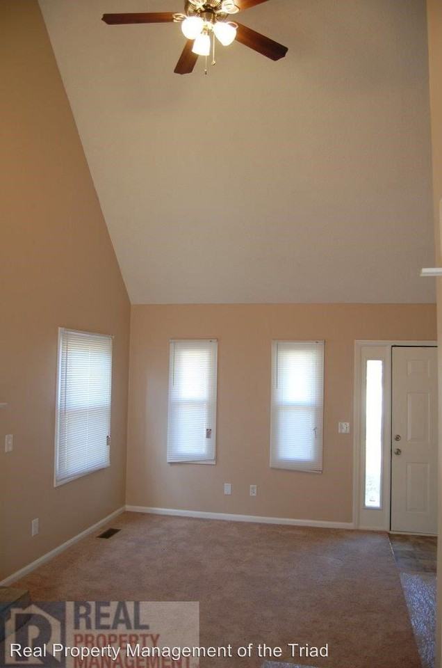 1502 Pear Tree Ln - Photo 2 of 17
