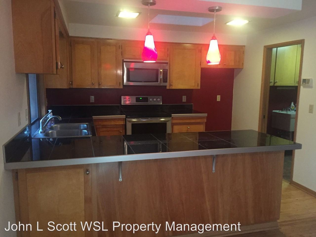 2250 Dorchester Dr S - Photo 2 of 11