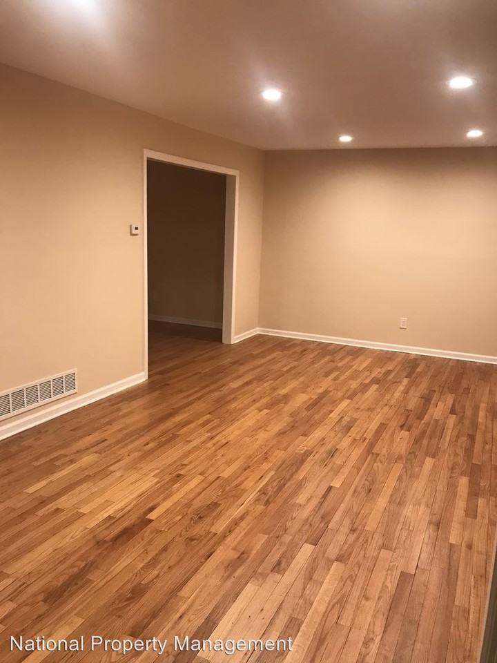 2540 Princeton Pike - Photo 3 of 12