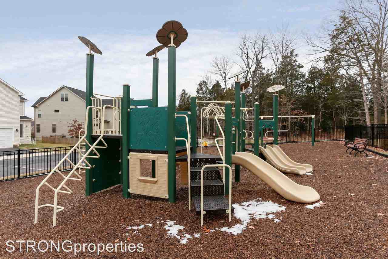 42713 Ashburn Tillett Dr - Photo 2 of 39