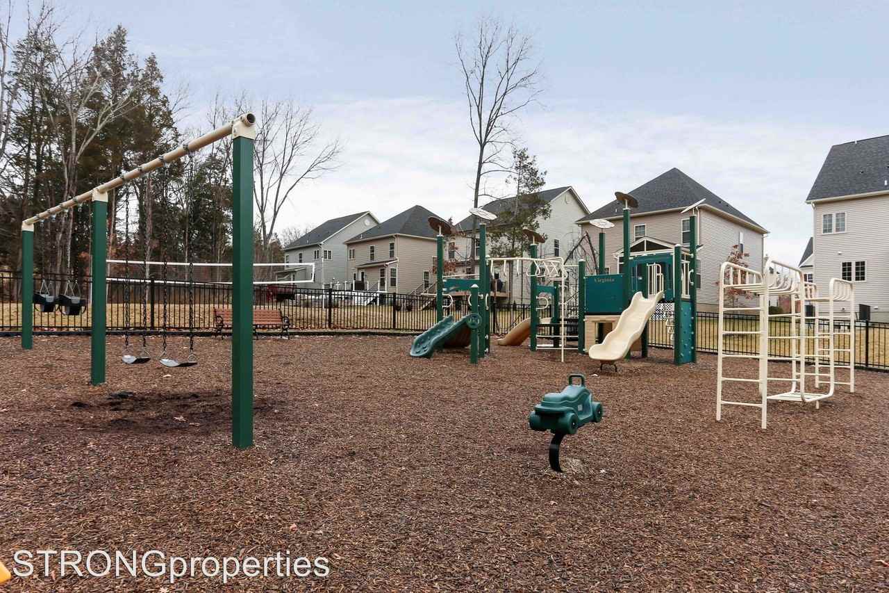 42713 Ashburn Tillett Dr - Photo 3 of 39