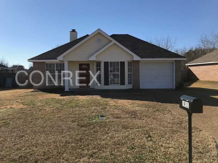 1911 Christine Dr - Photo 3 of 15