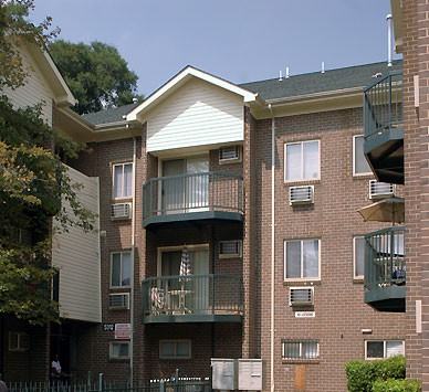 Elsinore Courtyard - Photo 3 of 9