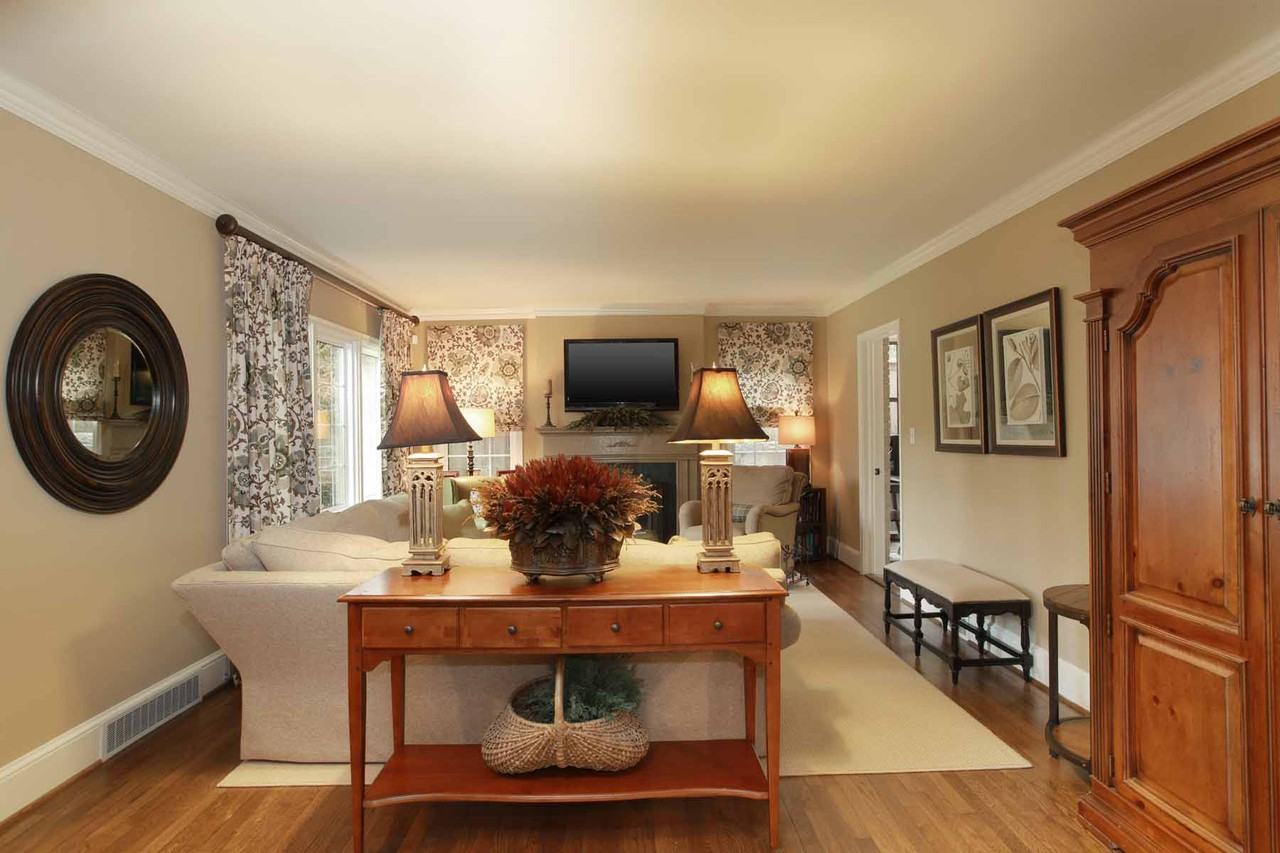 744 East Paces Ferry Rd NE - Photo 3 of 39