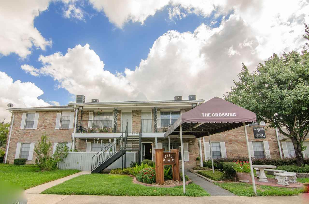 Crossing at Blue Bell - Photo 2 of 4