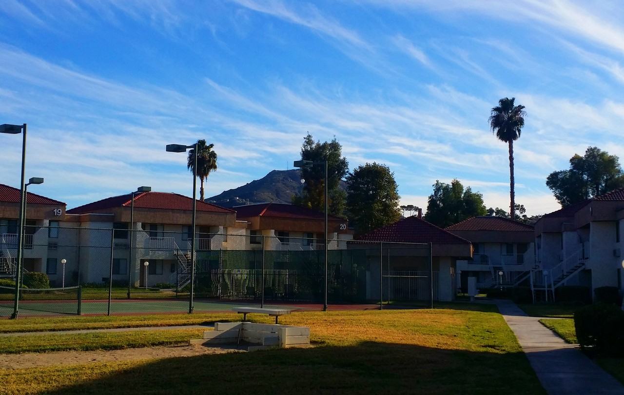 Centrepointe - Photo 2 of 49