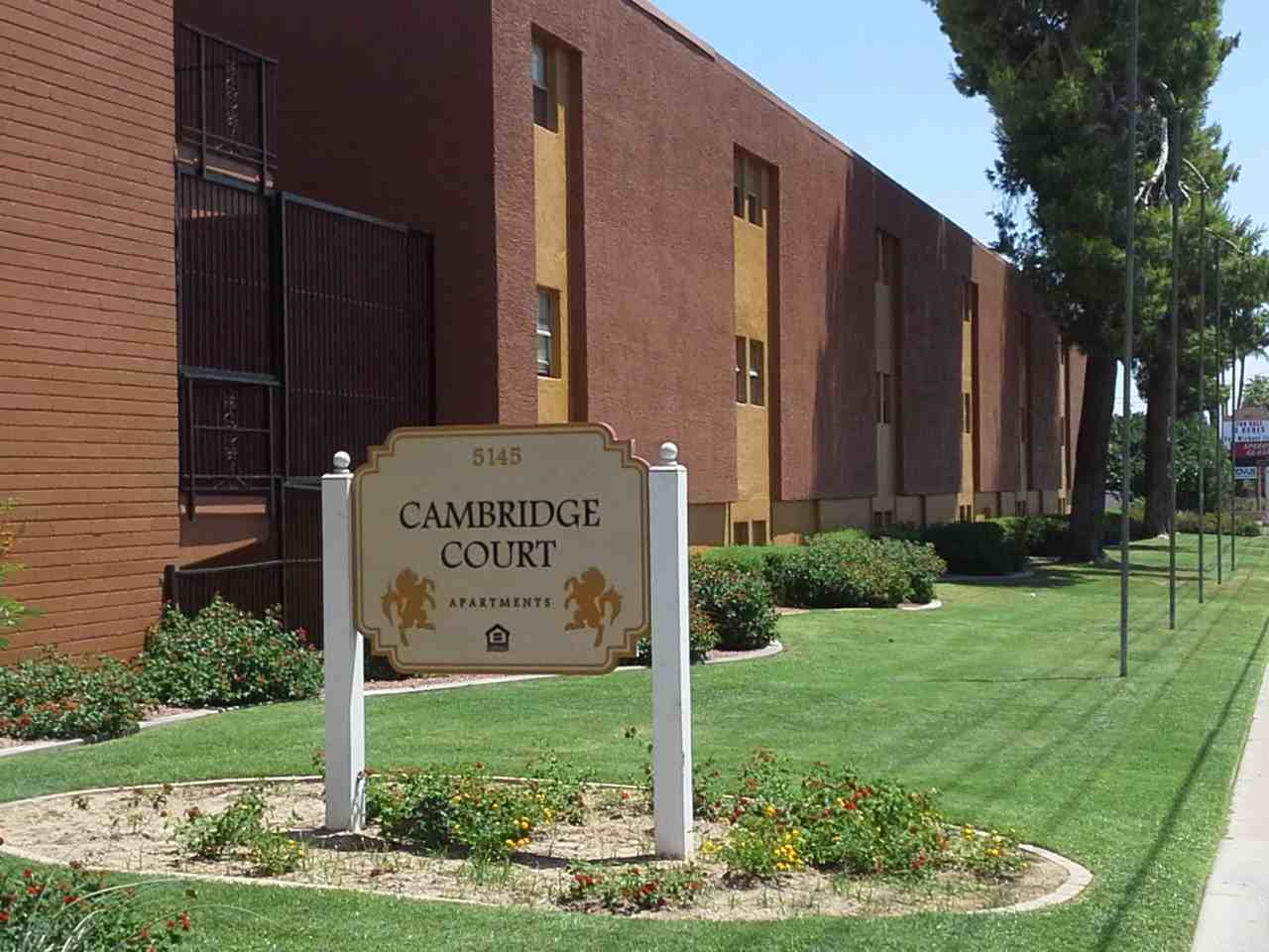 Cambridge Court - Photo 2 of 27